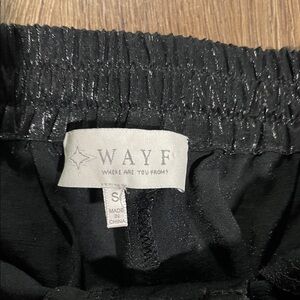 WAYF Shimmering Black cargo design pants